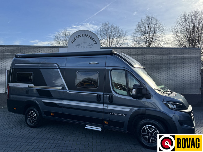 Adria Twin Supreme 640 SGX 180 pk AUTOMAAT 9-Traps Euro6 Fiat Ducato 8 Maxi **Lengtebedden in hoogte verstelbaar/4 zitplaatsen/Luifel/ foto: 0