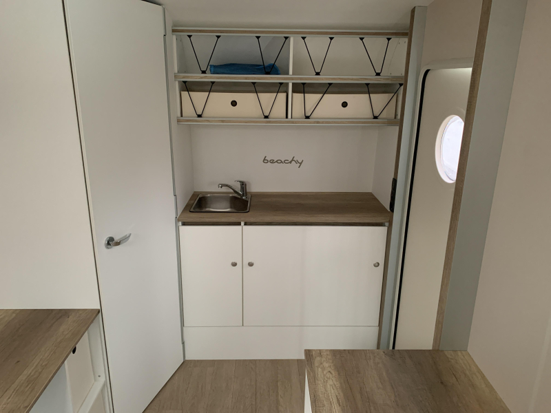 Hobby Beachy 450 A-frame box/Awning photo: 4