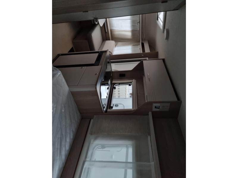 Bürstner Premio Life 480 TL -lengtebedden  foto: 13