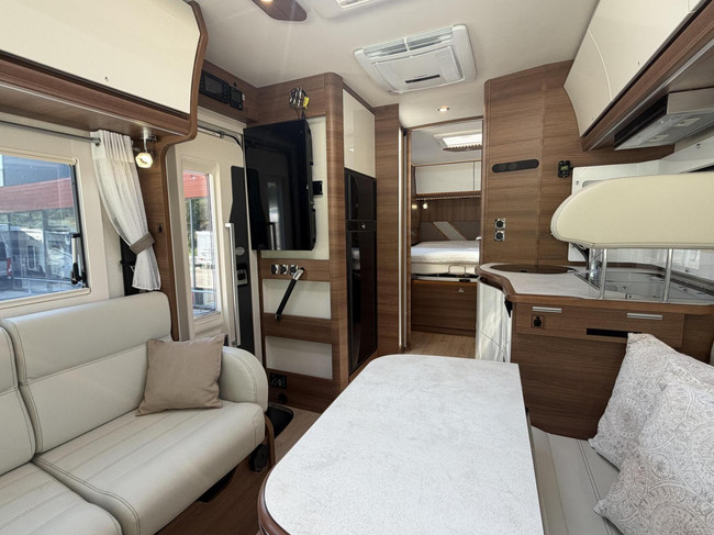 RAPIDO M96 Queensbed EP Level 2X Airco Omvormer Zonnepaneel foto: 10