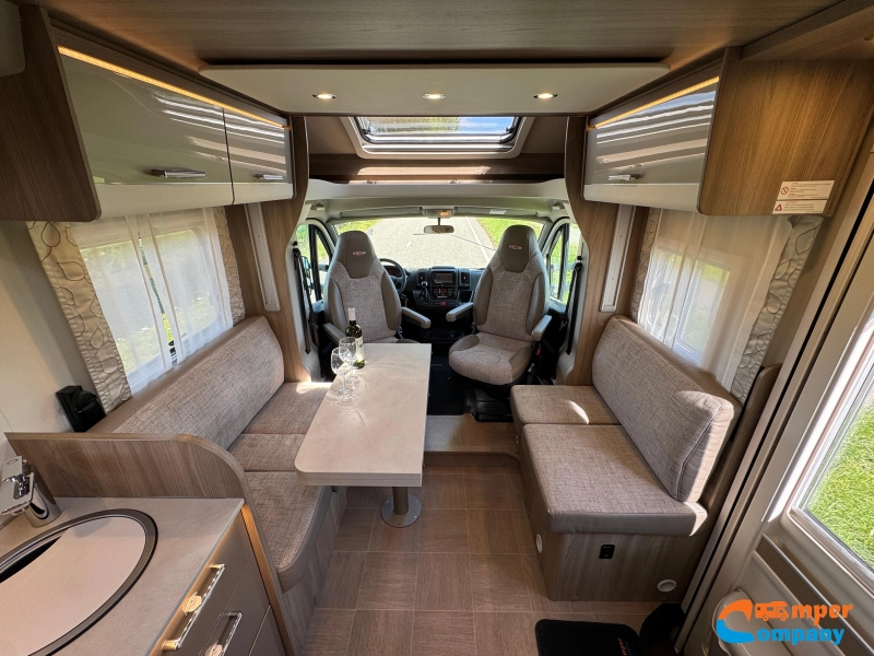 LMC Element T 758 G Camas longitudinales / Cama abatible foto: 2