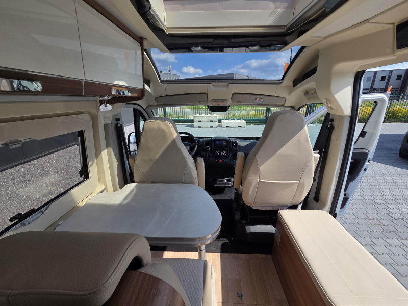 Rapido V 62 Ultieme luxe, frans bed.  foto: 10