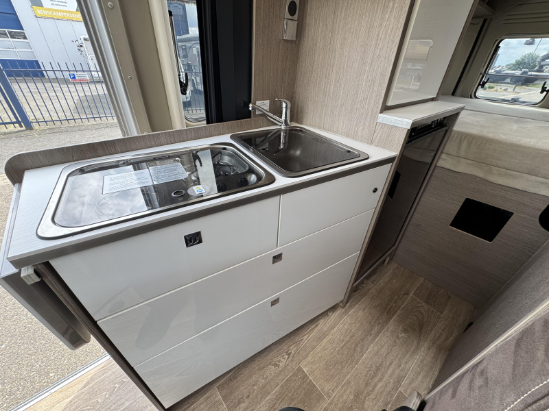 Pössl 2Win Plus 600 vastbed 9tr automaat  foto: 12