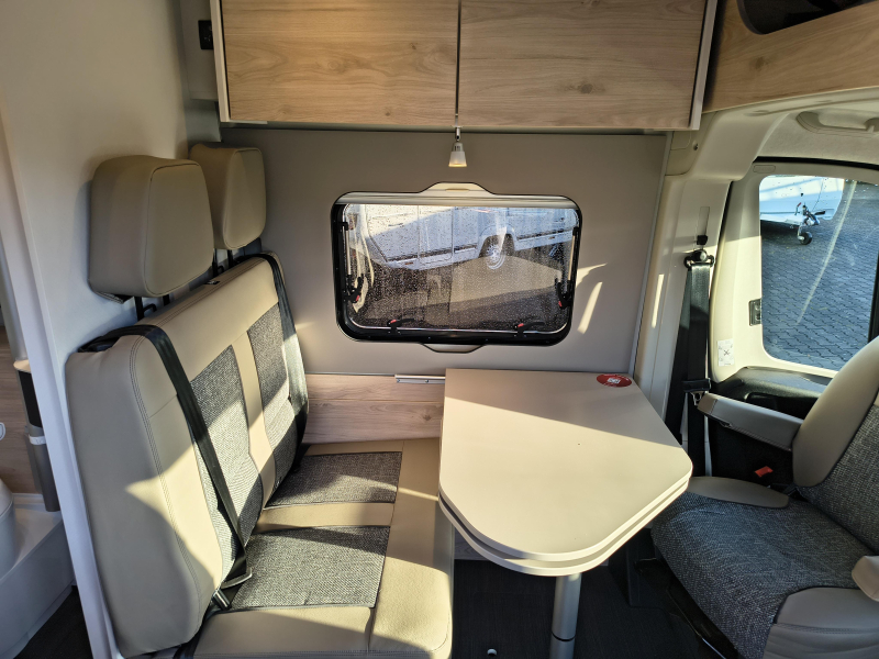 Dethleffs Globetrail 640 ES - automaat - slaapdak  foto: 7
