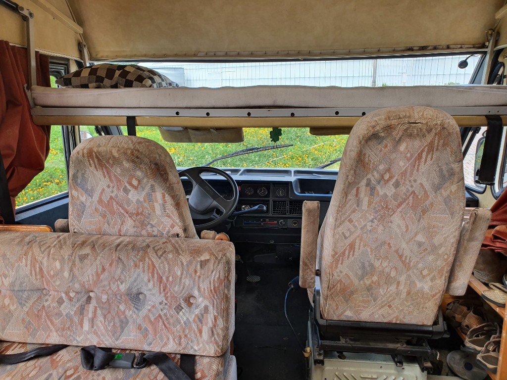 LMC Liberty 6500 Fiat 290 2.5 Turbo Diesel | Fixer-upper photo: 4
