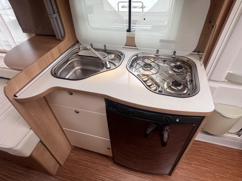TEC Travel King 470 E asientos camas individuales inodoro foto: 7