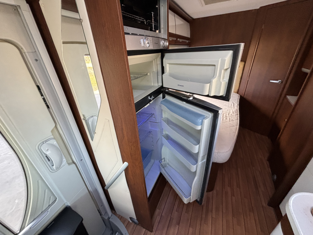 ELNAGH Prince 590L - 2011 - Luxe halfintegraal - 86.000km  Prince 590L foto: 7