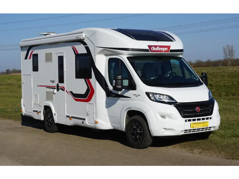 Challenger Birthday 58 Queensbed TV Solar Nav 