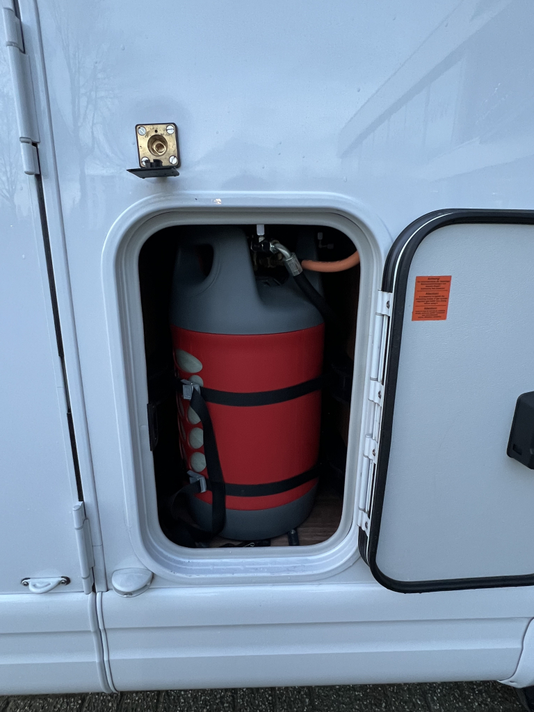 Knaus Van TI 650 MEG ENKELE BEDDEN 9-TRAPS AUTOMAAT EURO6 foto: 18