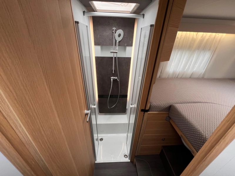 Adria Coral 670 DL 180PS AUT/NAVI/KAMERA Foto: 11