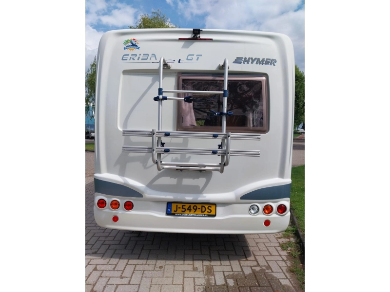 Hymer Eriba met 44497 km en dakairco  foto: 21