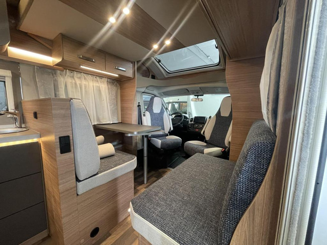 Weinsberg CaraSuite 650 MF 5 gordels, met hefbed foto: 15