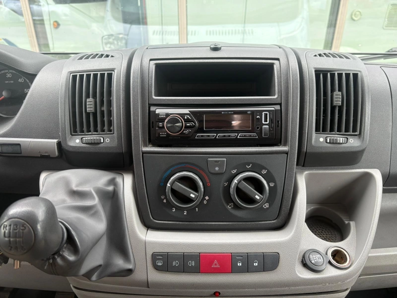 Fleurette Migrateur 73 LM Cama Queen, Aire Acondicionado, Comedor foto: 19