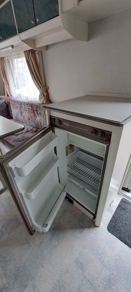 KIP Hy-line, met voortent, luifel en MOVER! foto: 14