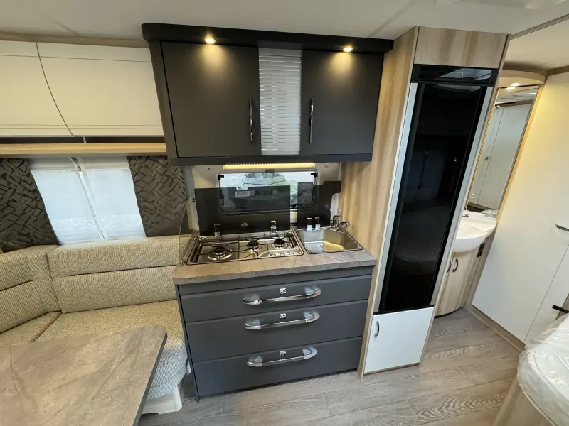 Hobby De Luxe 460 UFE 