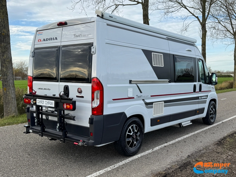 Adria Twin 600 SPT Dwarsbed / Euro 6  foto: 4