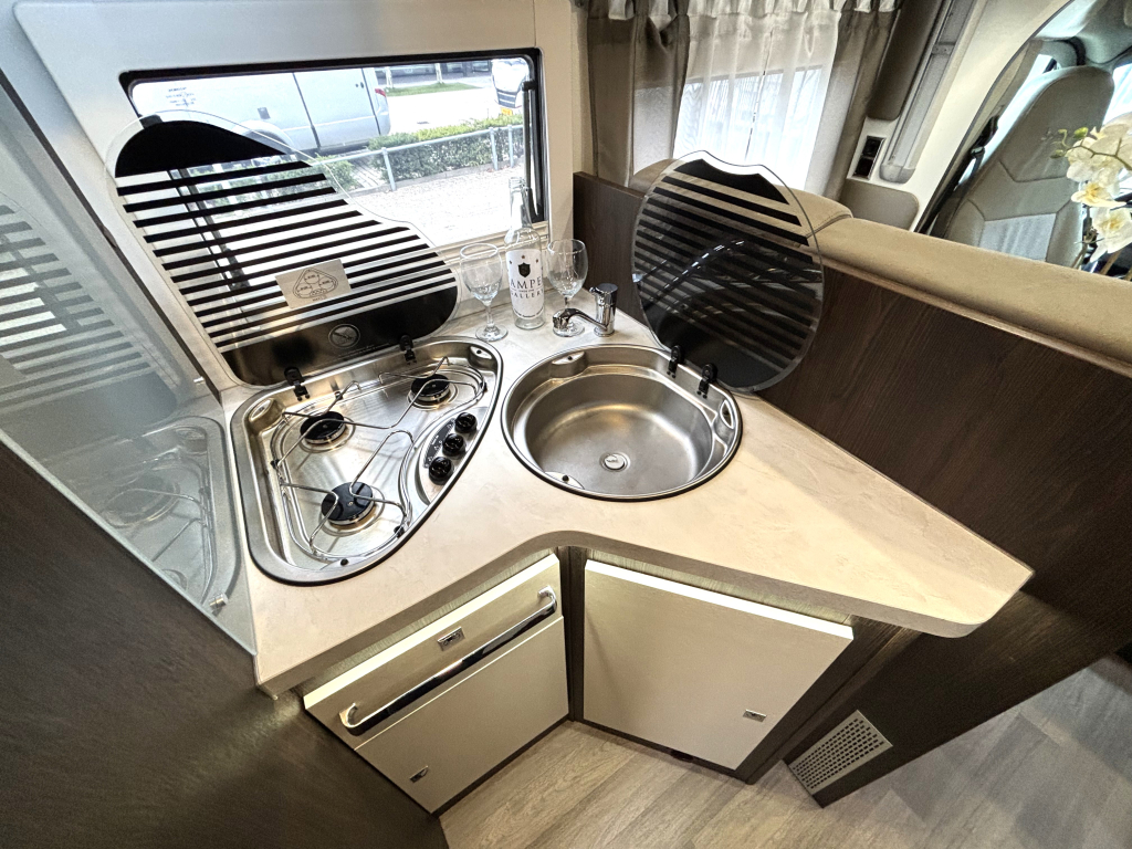 Benimar Tessoro 495 Northautokapp AUTOM&Aacute;TICA CAMA QUEEN+CAMA ABATIBLE foto: 8