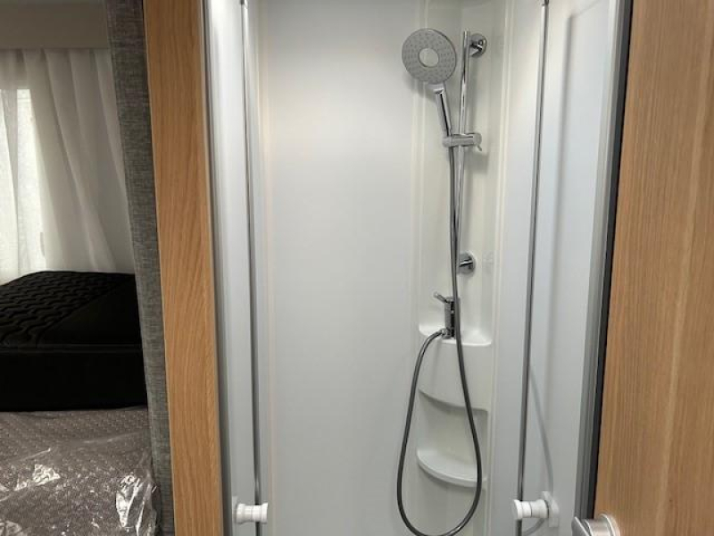 Knaus Boxlife 600ME Platinum Selection met hefdak  foto: 4