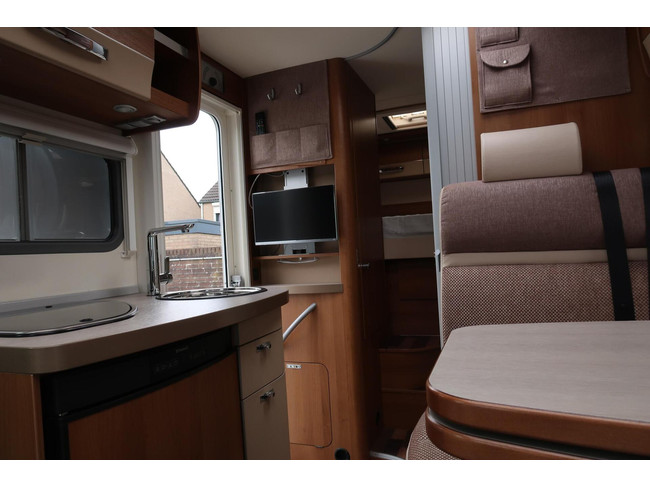 P&ouml;ssl Roadcruiser 640|Lits jumeaux|LEVEL|Lithium|Climatisation de toit|Busbiker|Solaire|COMPLET ET SOIGN&Eacute;! photo: 7