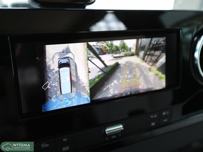 Hymer Grand Canyon S 600 4x4 Wie jarig = trakteert  foto: 12