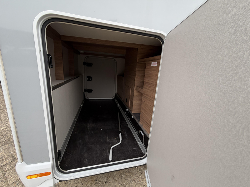 Knaus Vansation 640 MEG hoekb TVT 177pk trekh C23  foto: 6