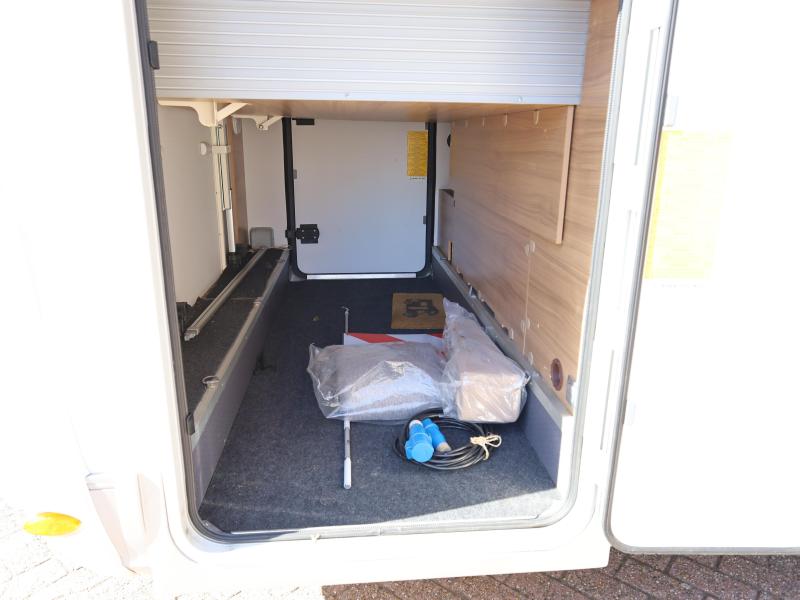 Adria Matrix Newline 670 SC Queensbed + hefbed  foto: 16
