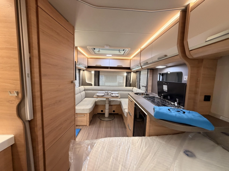 Knaus Sudwind Black Selection 450 FU +1700KG+Calefacci&oacute;n por suelo radiante foto: 10