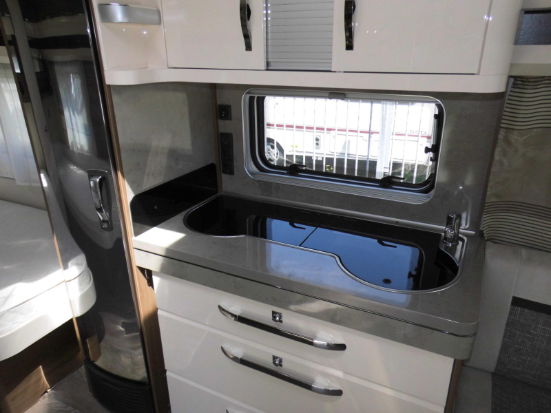 Hobby Prestige 560 WLU Mover en cassetteluifel!  foto: 4