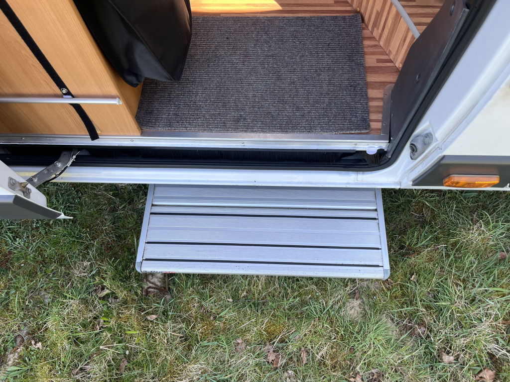 Pössl 2Win Airco, Single beds – Kingsize bed photo: 16