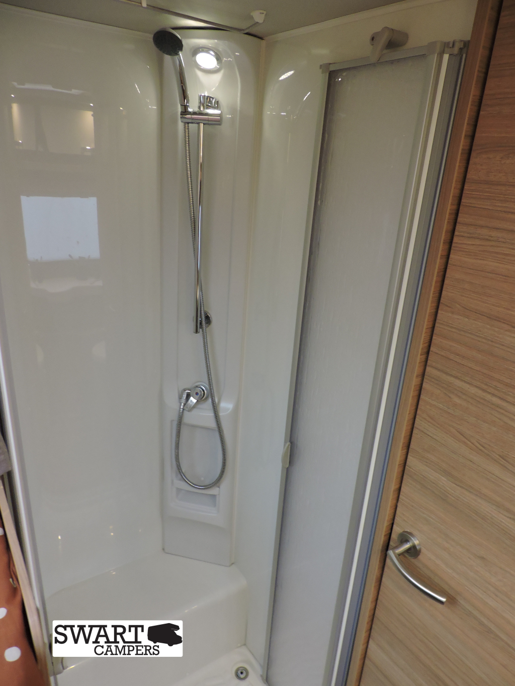 Weinsberg CaraCore 700 MEG, Automatic Single beds Pull-down bed 4 people photo: 15