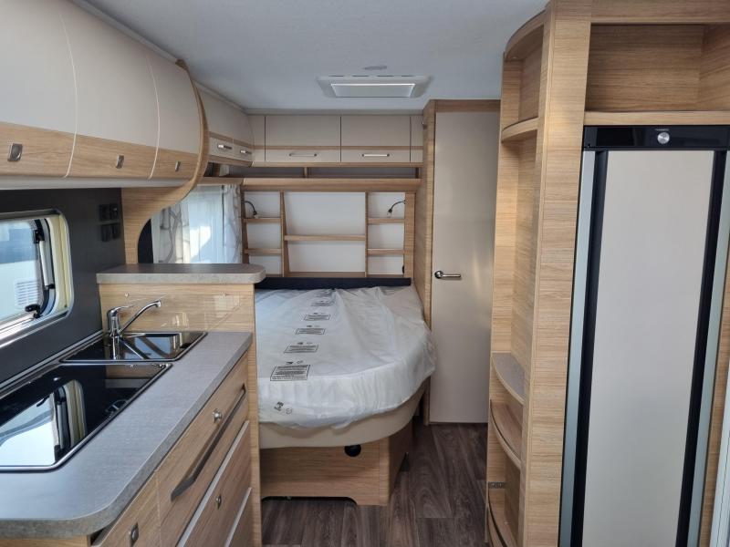 Fendt Bianco Activ 445 SFB 1700 kg - Truma Combi 4e 