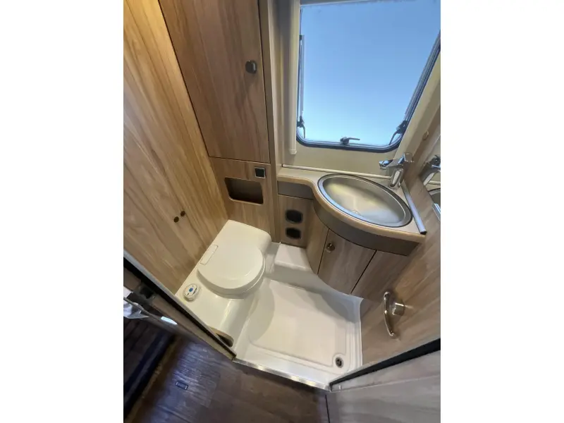 Eriba Nova GL - 60 edition 530 GL ENKELE BEDDEN-MOVER  foto: 14