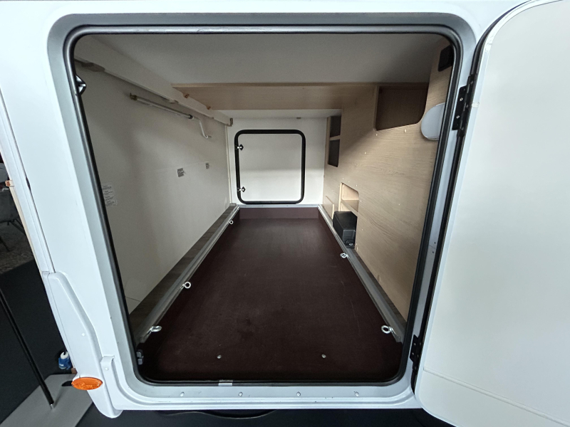 Sunlight T 67 S - Automaat Lengtebedden  foto: 11