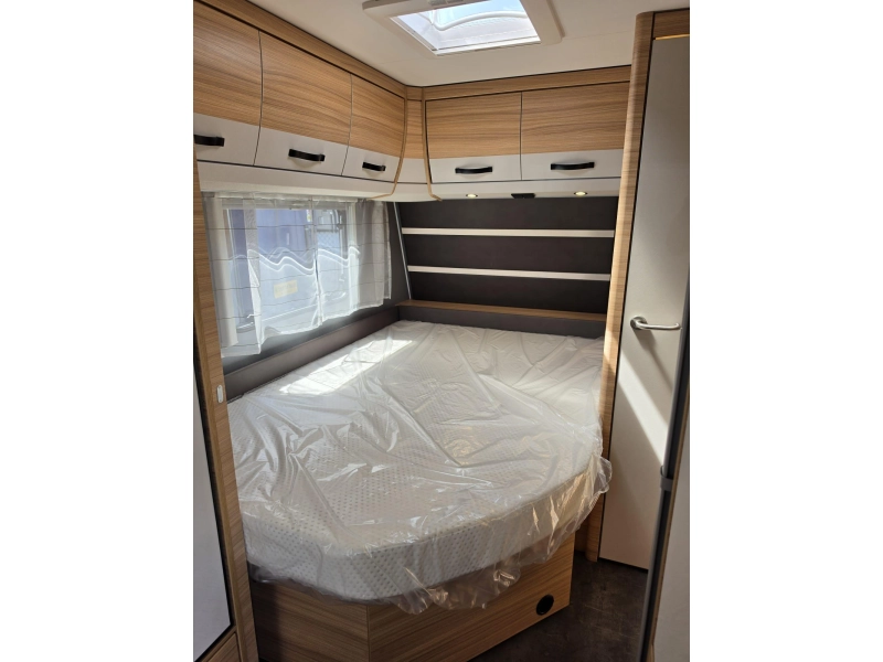 Dethleffs Summer Edition 470 FR Rondzit, Frans bed  foto: 14