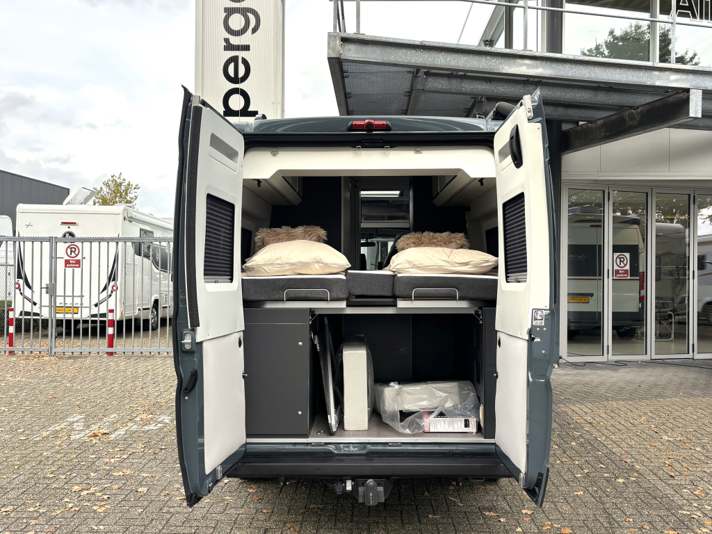 Adria Twin Supreme 640 SLB ENKELE BEDDEN FIAT 8 TREKHAAK foto: 23