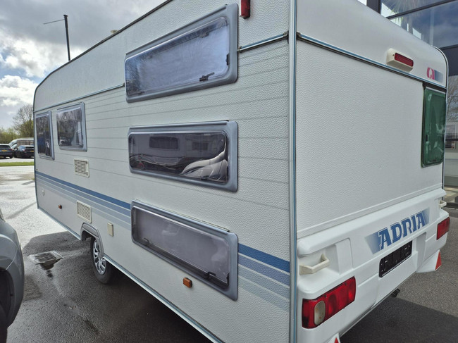 Adria ALTEA 502DT 3 pers. triple stapelbed & voortent 1e eig foto: 1