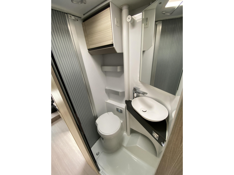 Adria Compact PLUS DL 3500km NIEUWSTAAT!  foto: 5