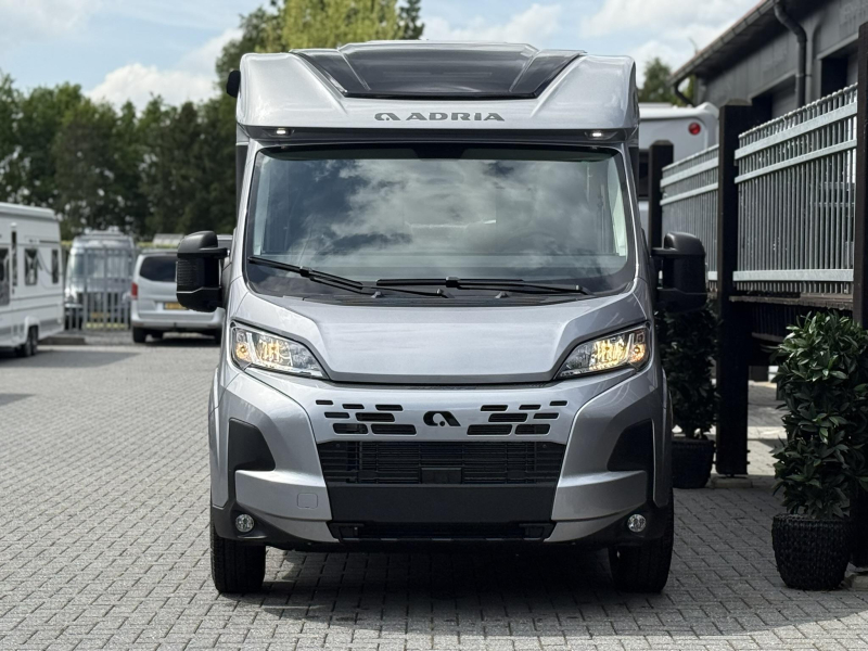 Adria Compact Supreme DL Face-to-face - Autom&aacute;tico foto: 3