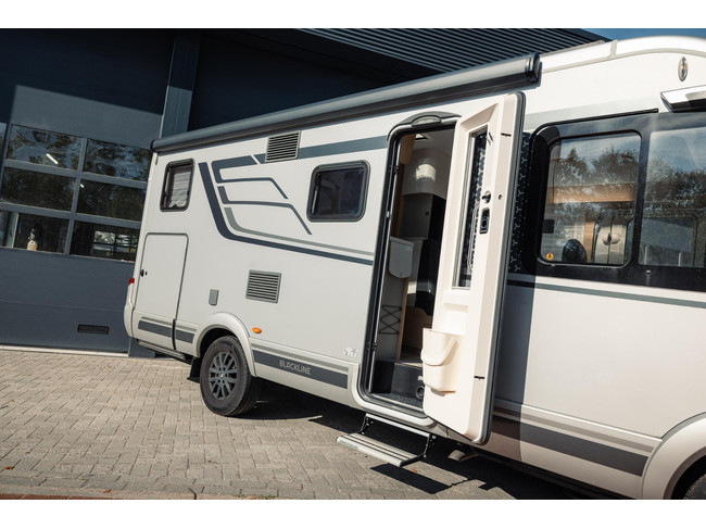 Hymer BMC-I 580 Blackline Zeer compleet.... XXL bed, level, airconditioning, etc foto: 4
