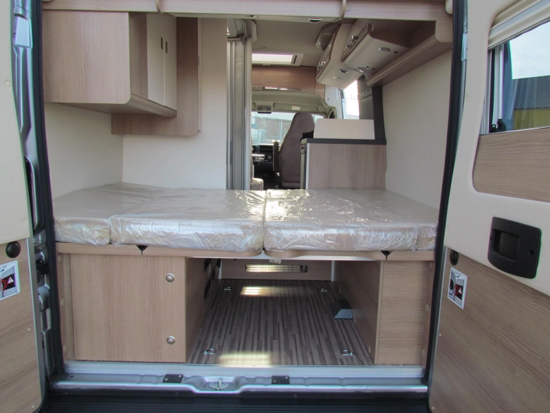 Malibu Compact 540 DB, Transverse bed photo: 7