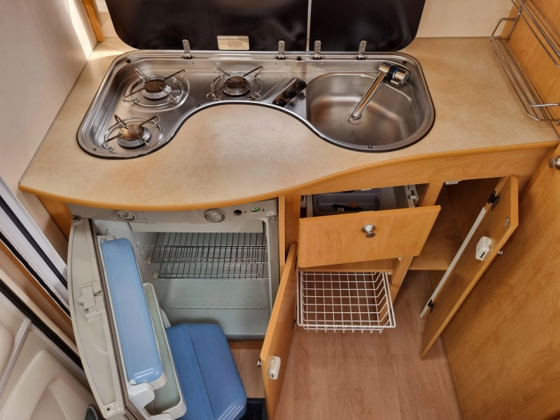 Caravelair Ambiance Style 400 Mover-Awning-Ultra Heat photo: 14
