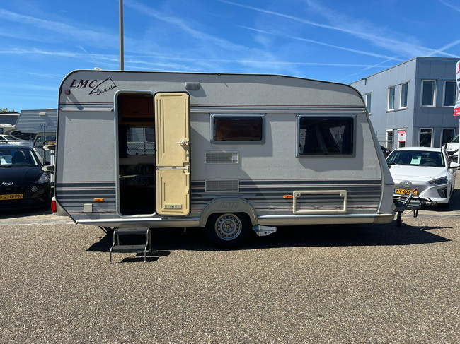 LMC 450 | Porte-v&eacute;los | Mover semi-automatique | Dinette | Auvent | Chauffage photo : 22