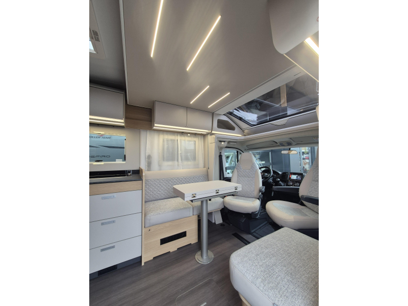 Adria Matrix 650 DL Face to face Foto: 7