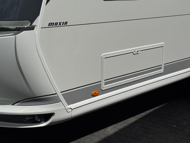 Hobby Maxia 585 UL met enkele bedden **Absolute topsegment van Hobby/Zeer ruime caravan/Nieuwe caravan** foto: 13