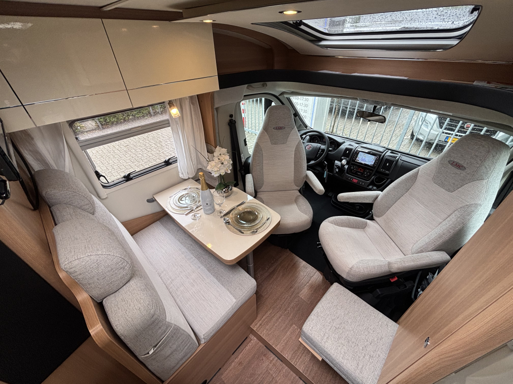 LMC PASSION V 643 G AUTOMAAT ENKELE BEDDEN EURO6 10.000KM! foto: 1