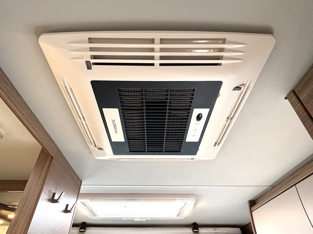 Knaus Live I 650 MEG 9TR AUTOMATIK EINZELBETTEN HUBBETT 160PS Foto: 3