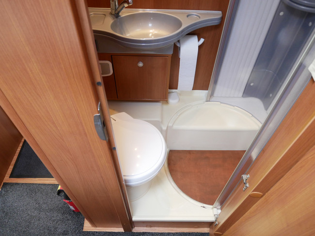 Carado (Hymer) T 448, Lengtebedden, Hefbed, XXL Garage!!! foto: 15