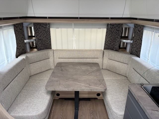 Hobby De Luxe 460 UFE foto: 6