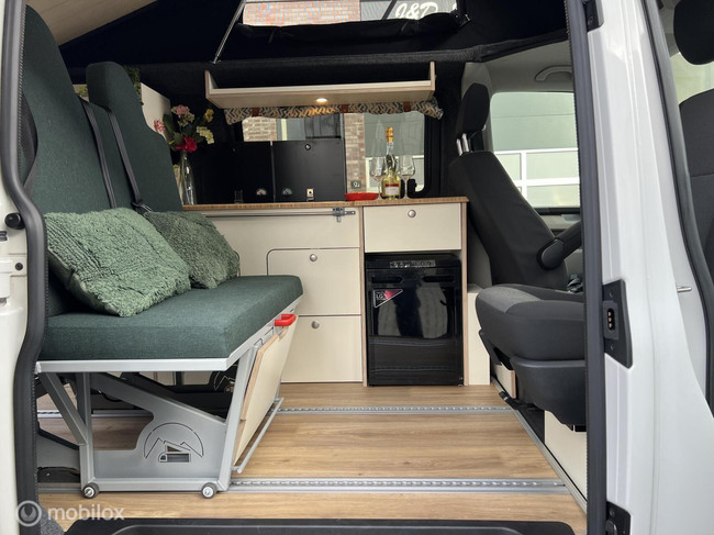 Volkswagen T6.1 buscamper L1H1 Florida 2020 4 person photo: 6
