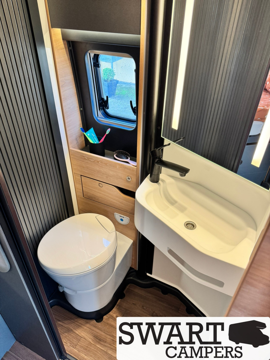 Knaus Boxlife 600 MQ Platinum Selection, Cama transversal Autom&aacute;tico foto: 14